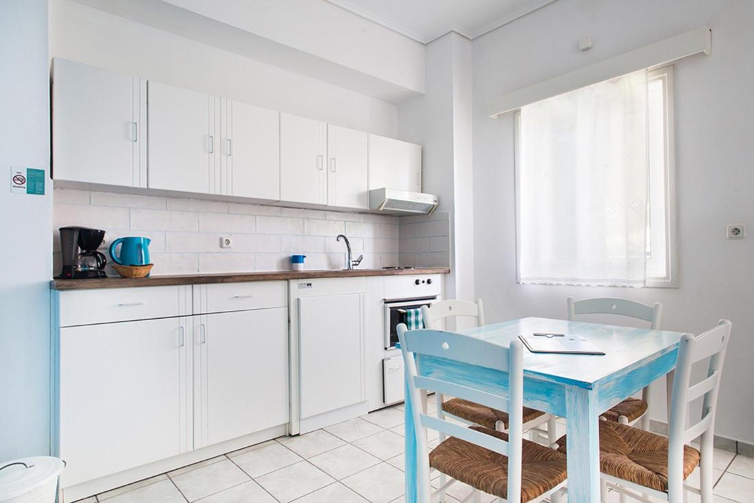 غزيلوكاسترون Daphne'S Club Hotel Apartments المظهر الخارجي الصورة